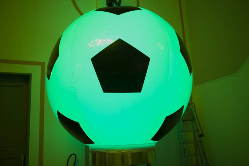 LOCATION BALLON DE FOOT GEANT