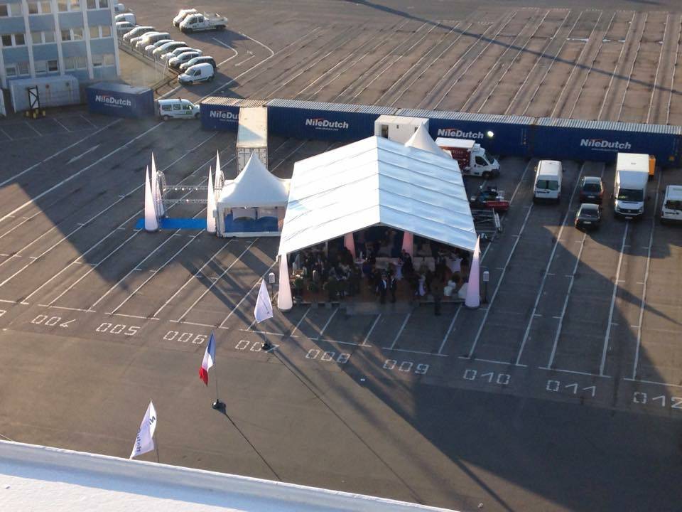 Prestation de montage de chapiteau